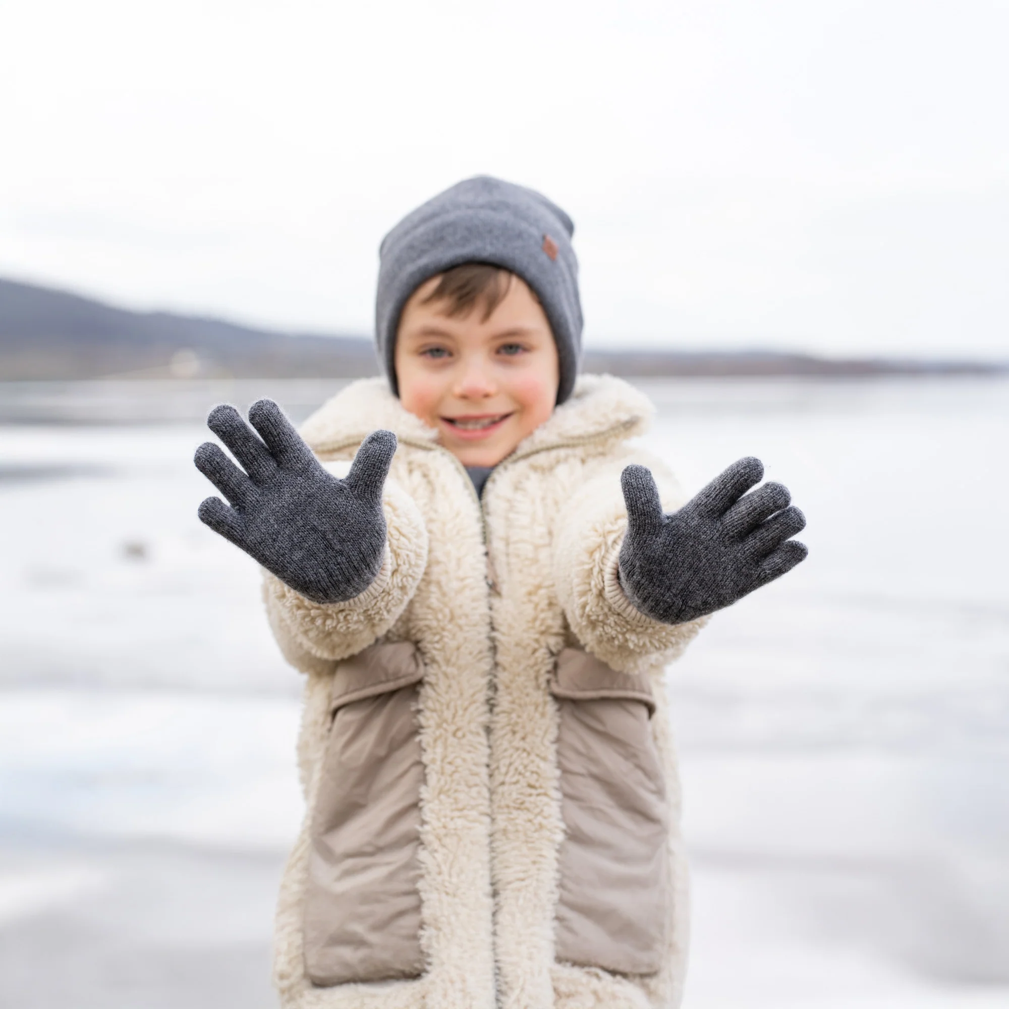 Kids' Knit Gloves Cashmere Blend - Image 4