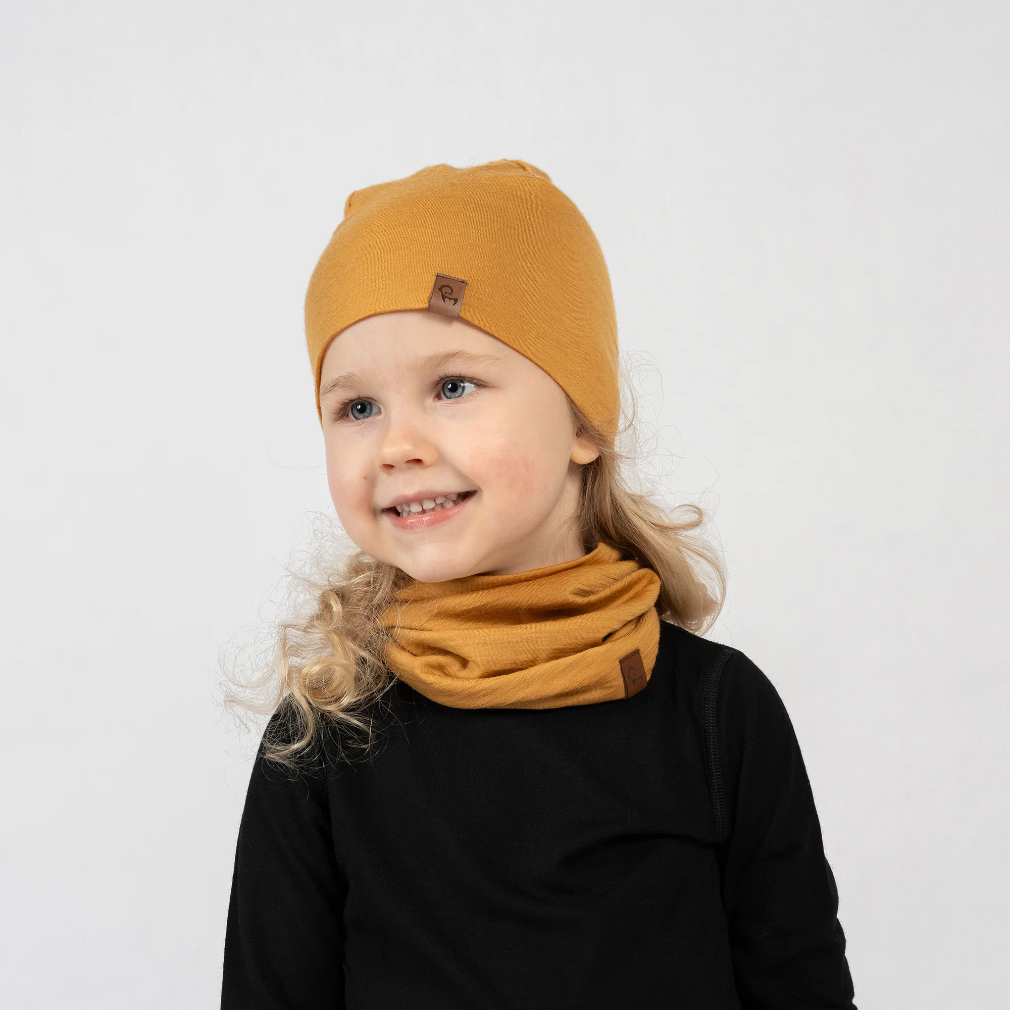 Kids' Merino Wool Neck Gaiter & Beanie 2-Piece Set - Image 9