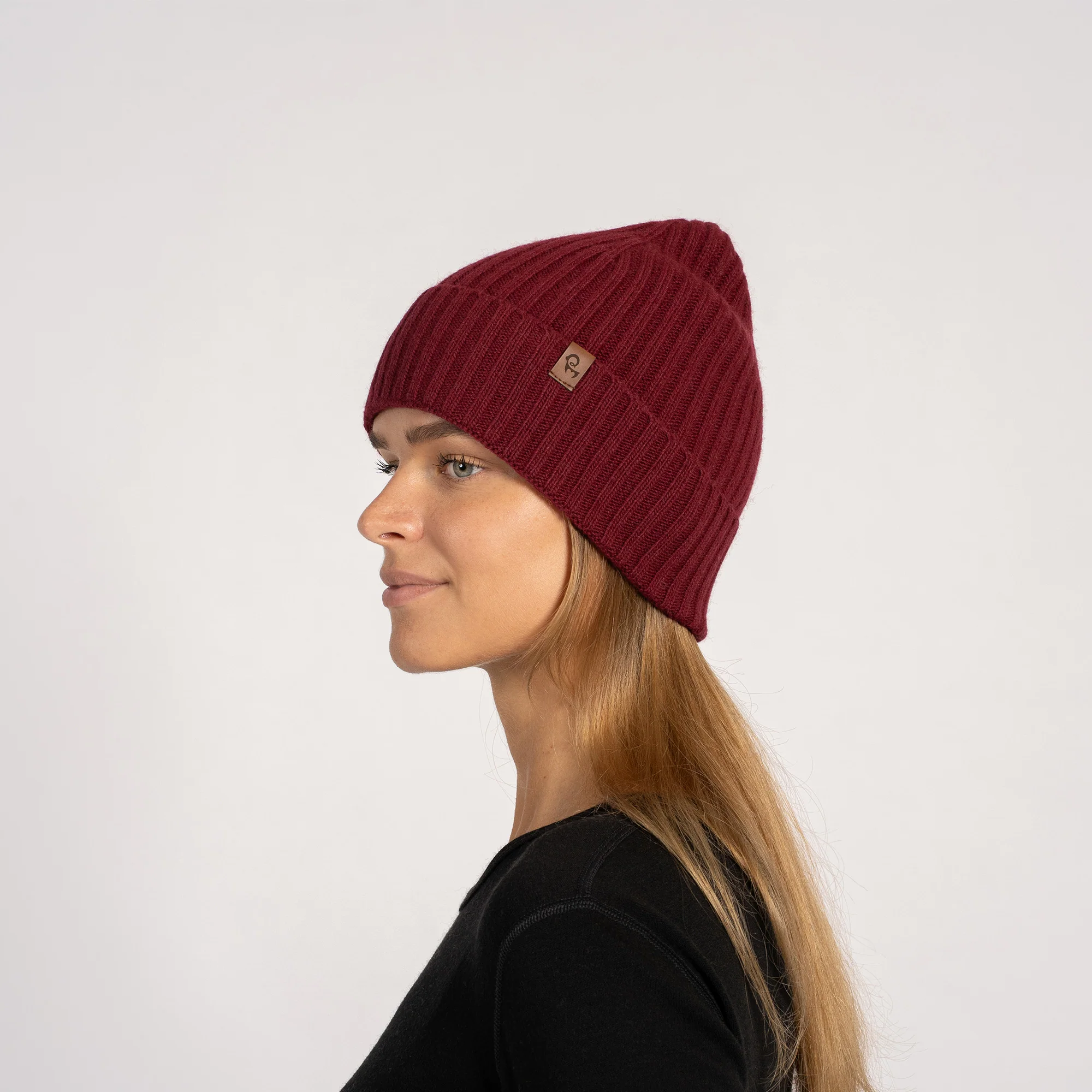 Women's Cashmere Knit Ribbed Beanie - Image 4