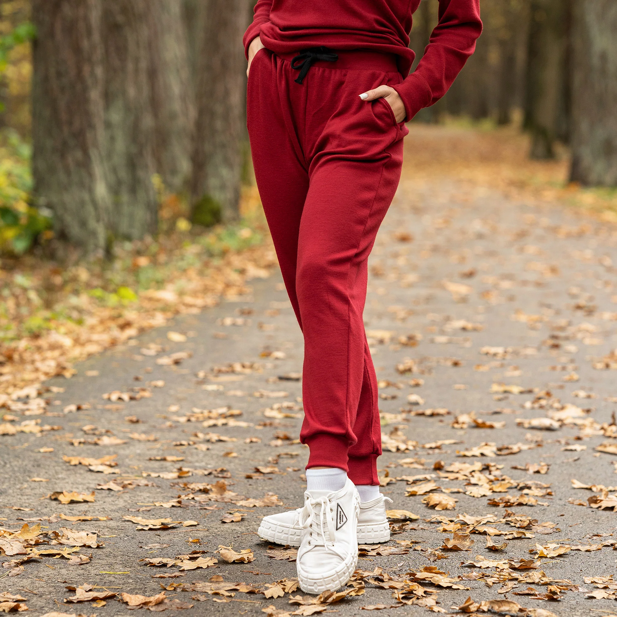 Women's 250 Merino Sweatpants Royal Cherry - Image 7
