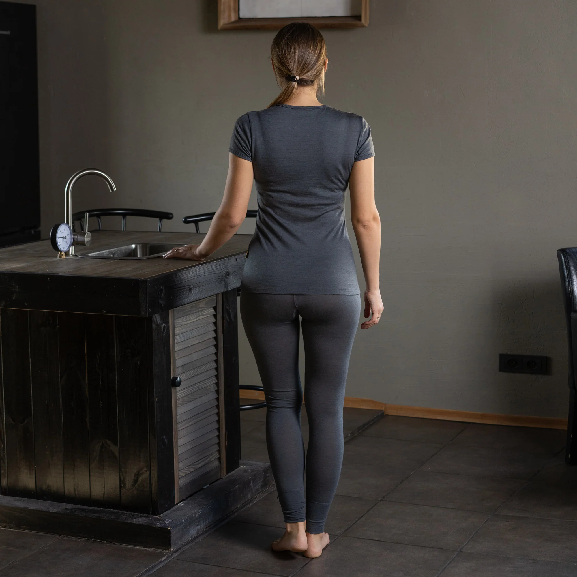 Women's T-Shirt & Bottom 2-Piece Perfect Grey - Image 2
