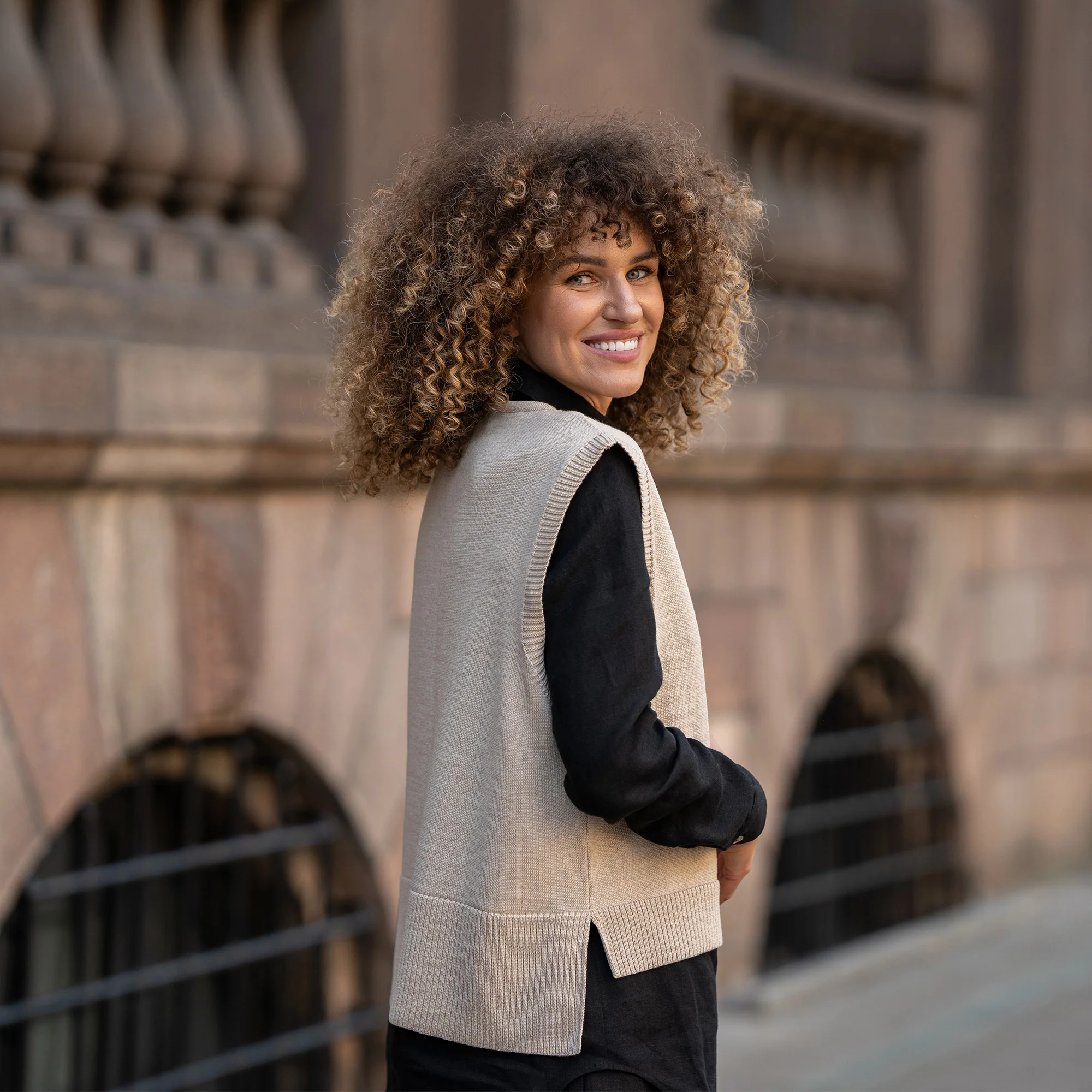 Women's Merino Wool Vest Isla - Image 6